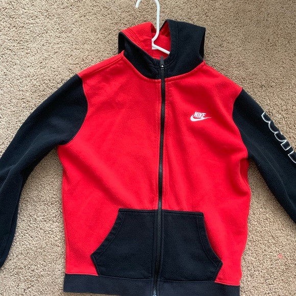 red nike zip up hoodie